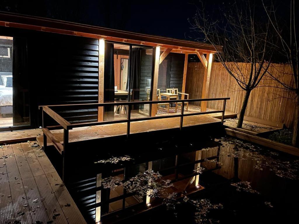 Casa aan de Plas, B&B met hottub en jacuzzi Nieuwkoop Buitenkant foto