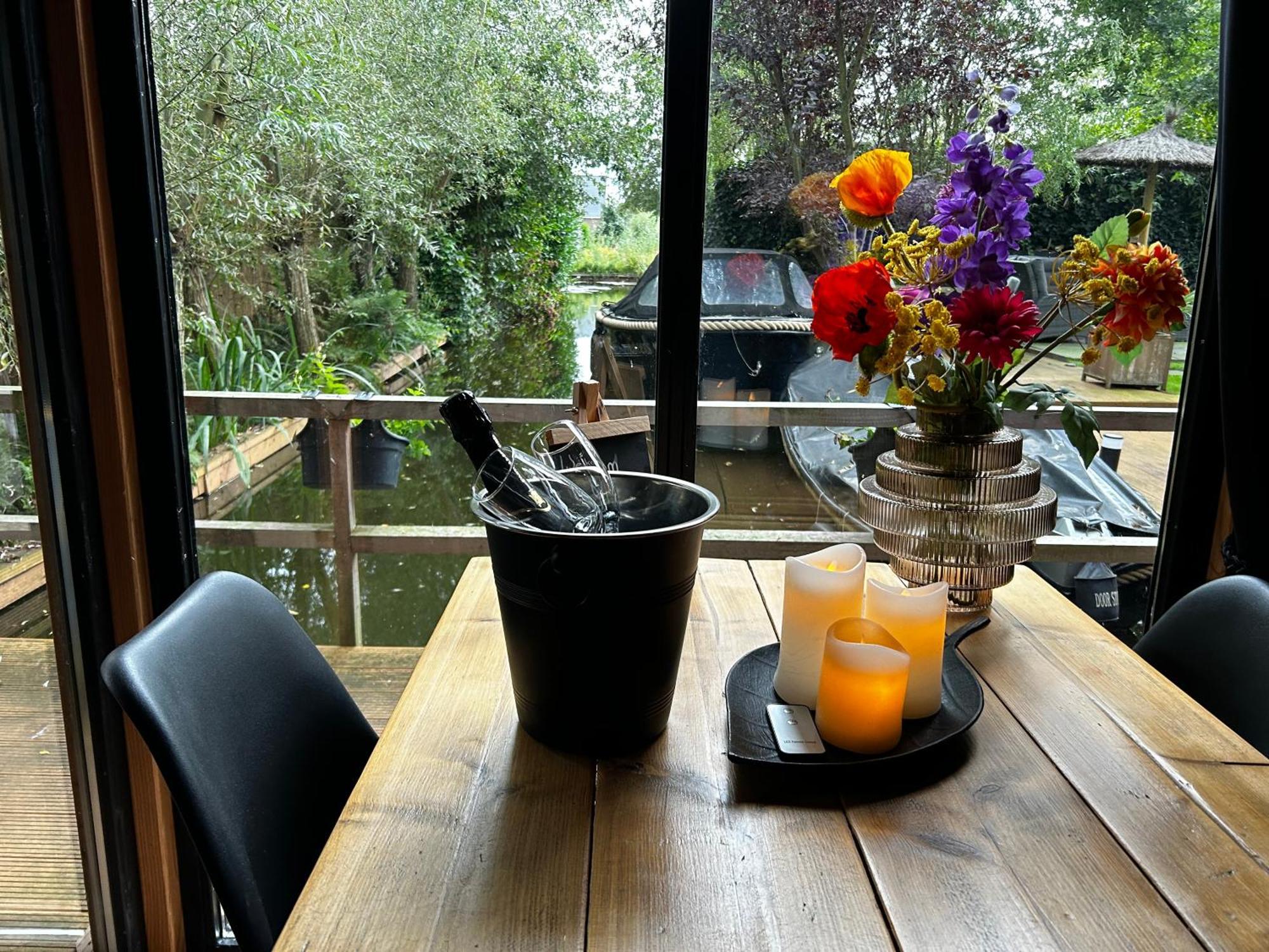 Casa aan de Plas, B&B met hottub en jacuzzi Nieuwkoop Buitenkant foto