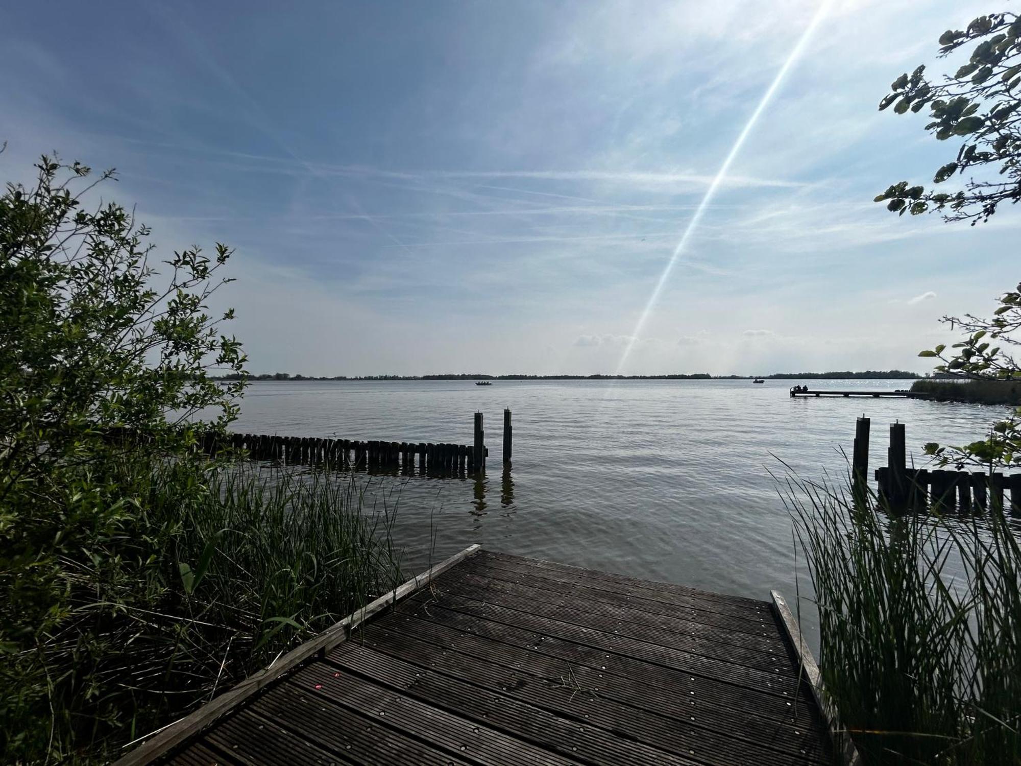 Casa aan de Plas, B&B met hottub en jacuzzi Nieuwkoop Buitenkant foto
